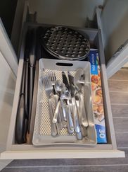Knives & Cutlery