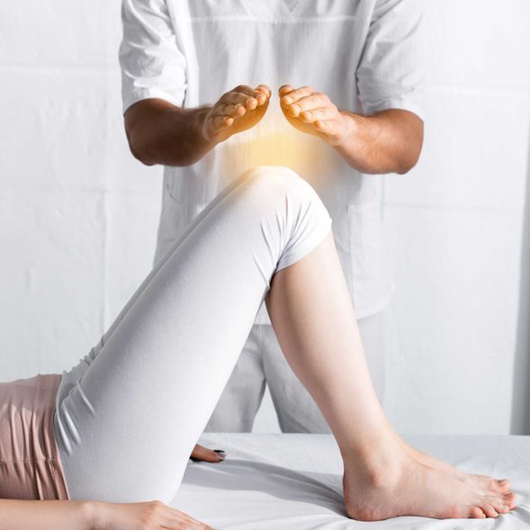 Tao_Hands_Lichtuebertragung_Knie_quadrat