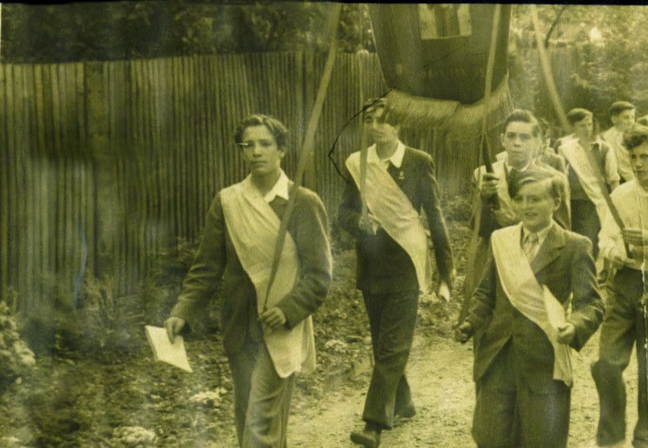 Here is the beginning of the Corpus Christi Procession from the Convent of the Sisters of St Joseph of Annecy which made its way through the streets of Downham and paused at various temporary altars while led in the singing by three parish bands who would visit the parish for the festivities. 