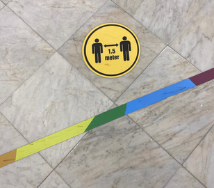Goirlese markeer tape en 1,5 meter afstand stickers