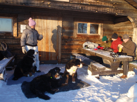 Fika vid stuga på Nipfjället 2/1 2010