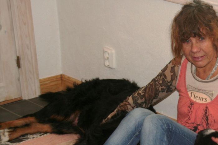 Matte och mamma myser i valprummet!