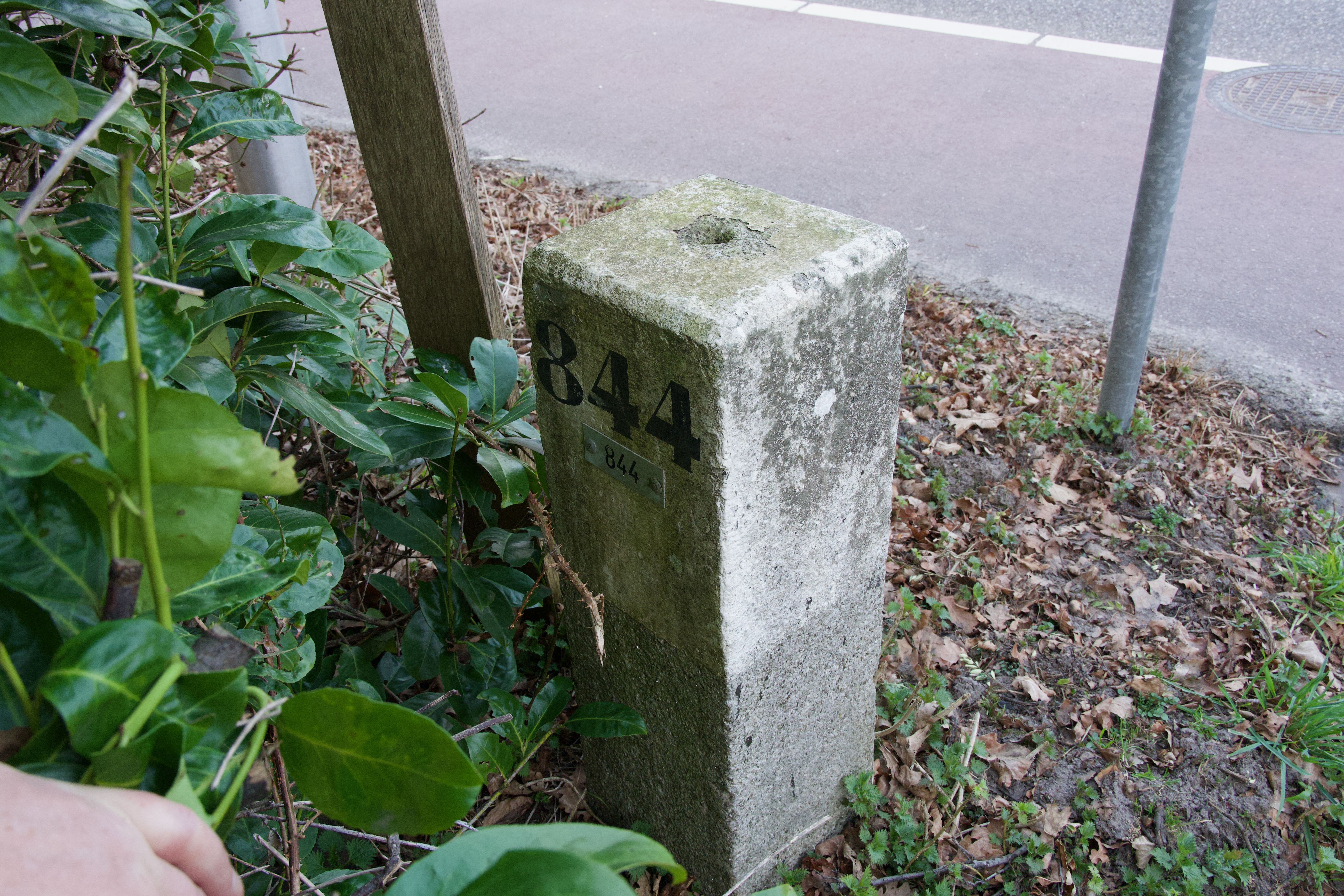 Grenssteen 844
