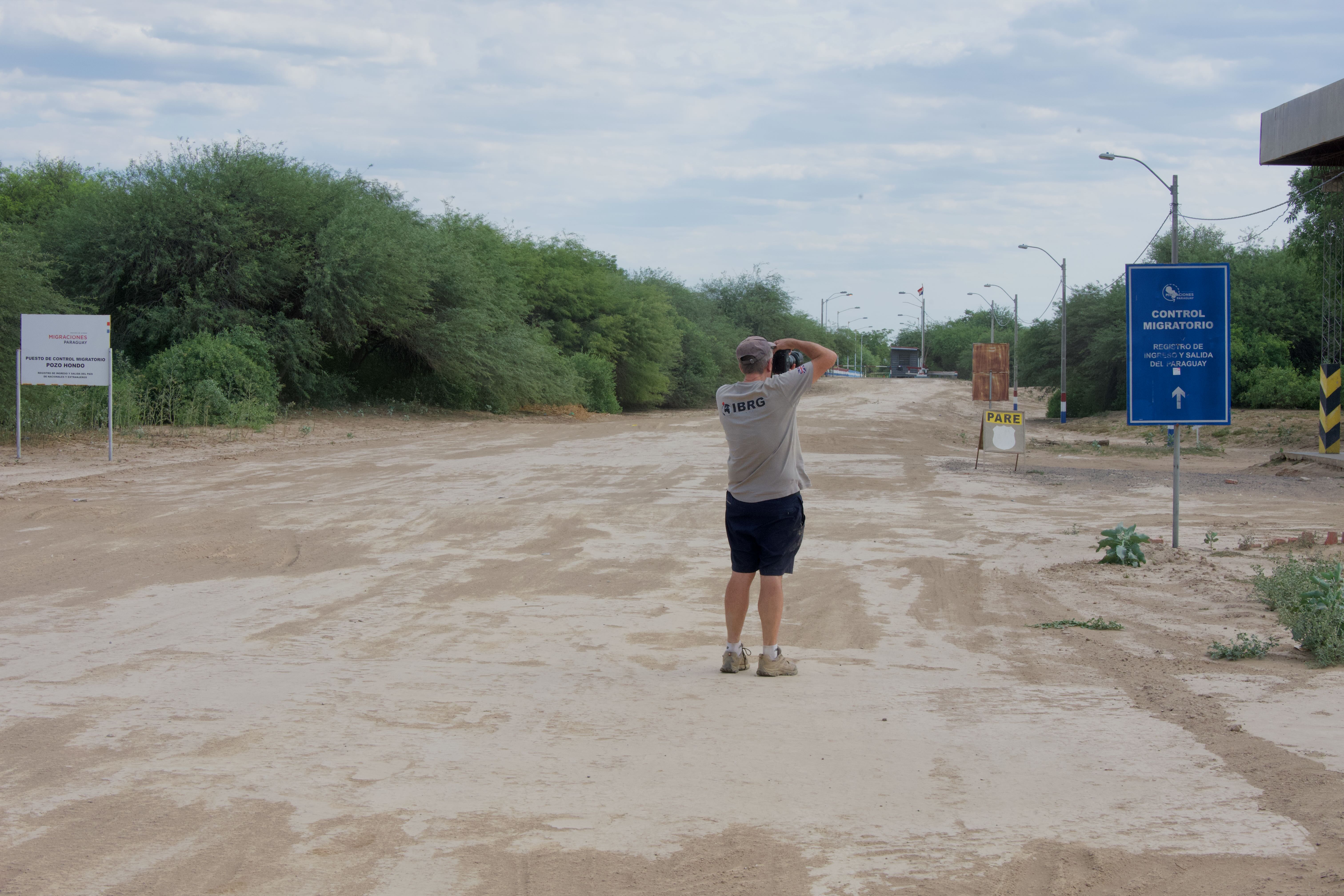Find information about the borderbridge in Pozo Hondo over the river Pilcomayo. 