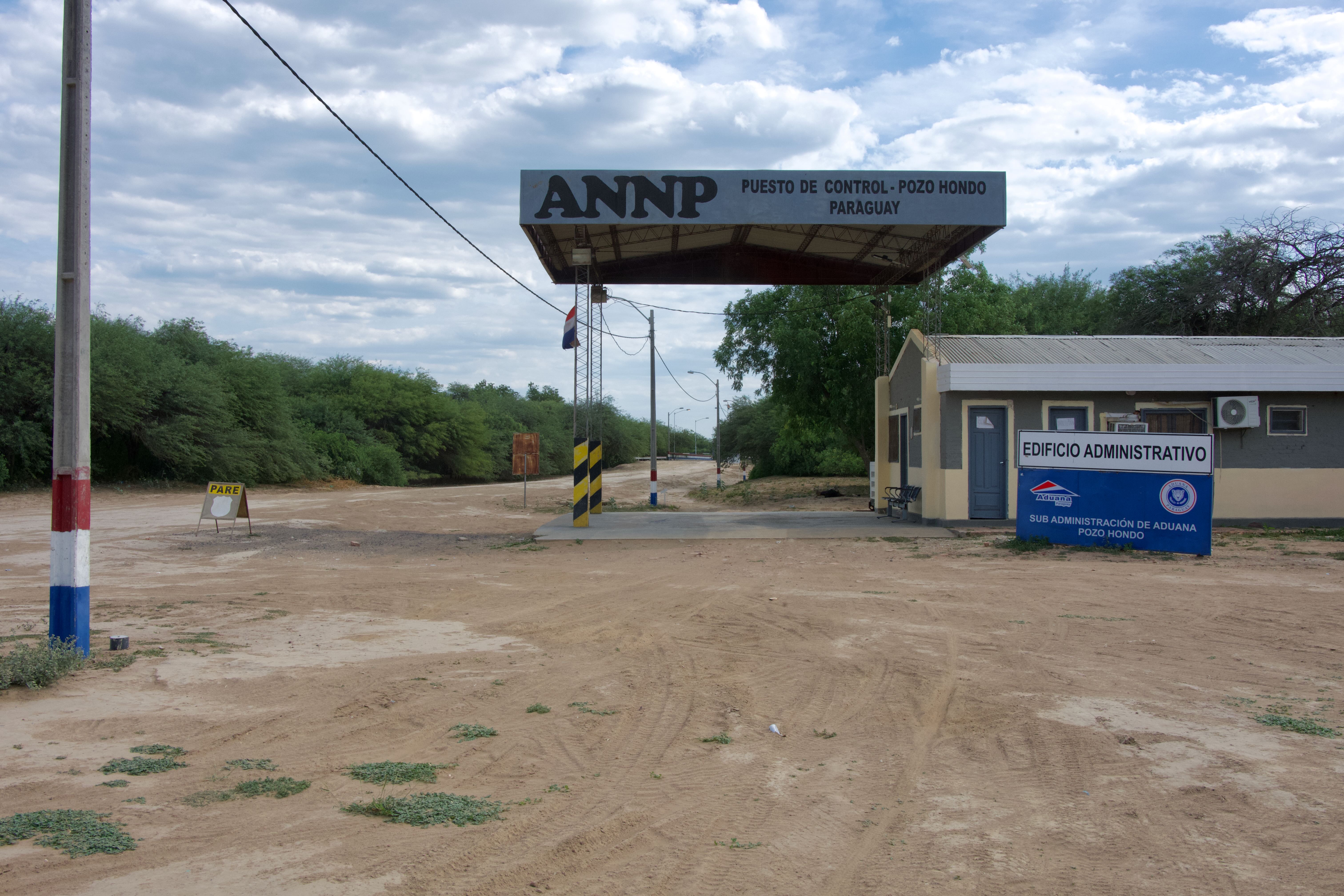 Find information about the borderbridge in Pozo Hondo over the river Pilcomayo. 