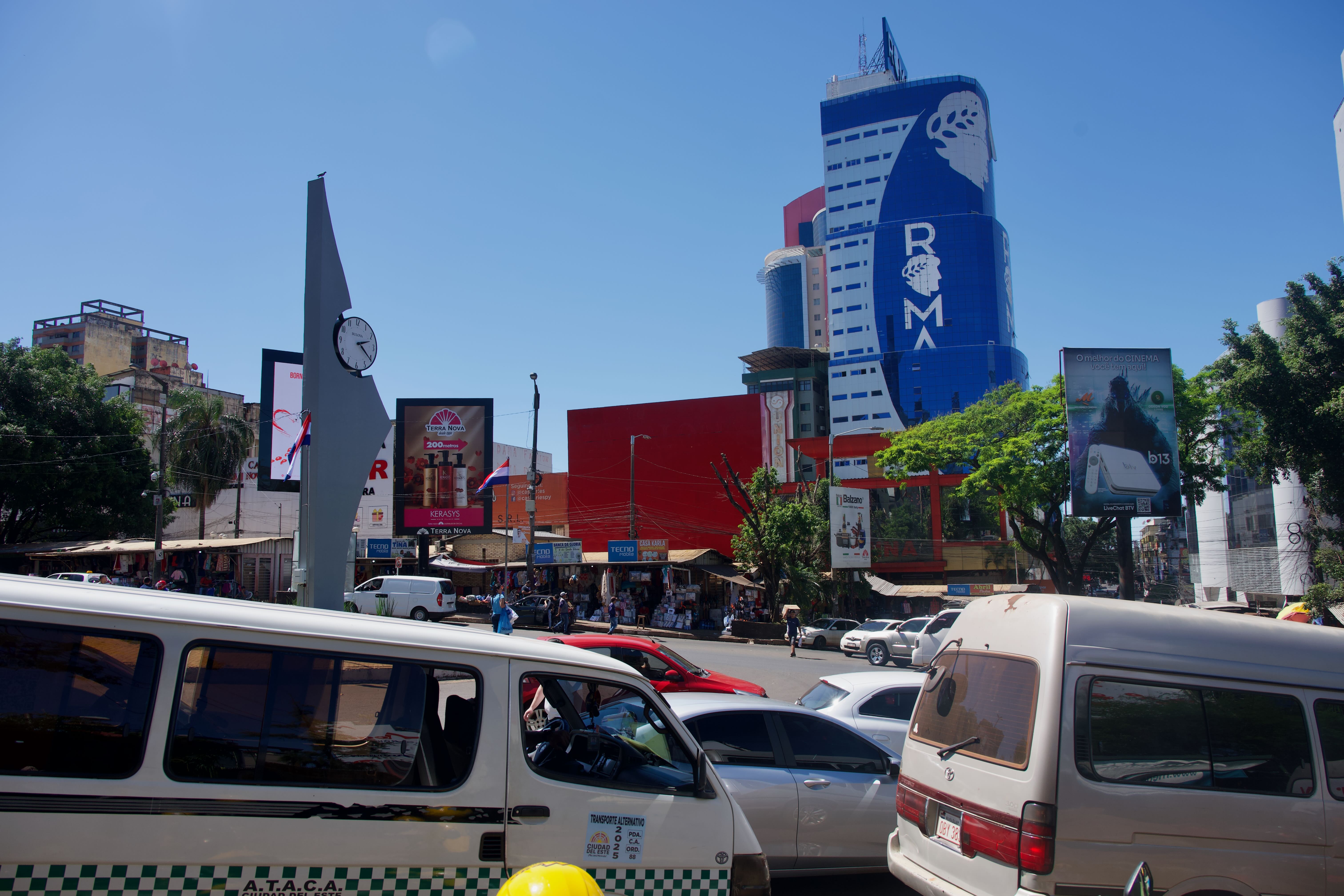 Walking across the Ponte da Amizade border bridge between Ciudad del Este and Foz do Iguaçu