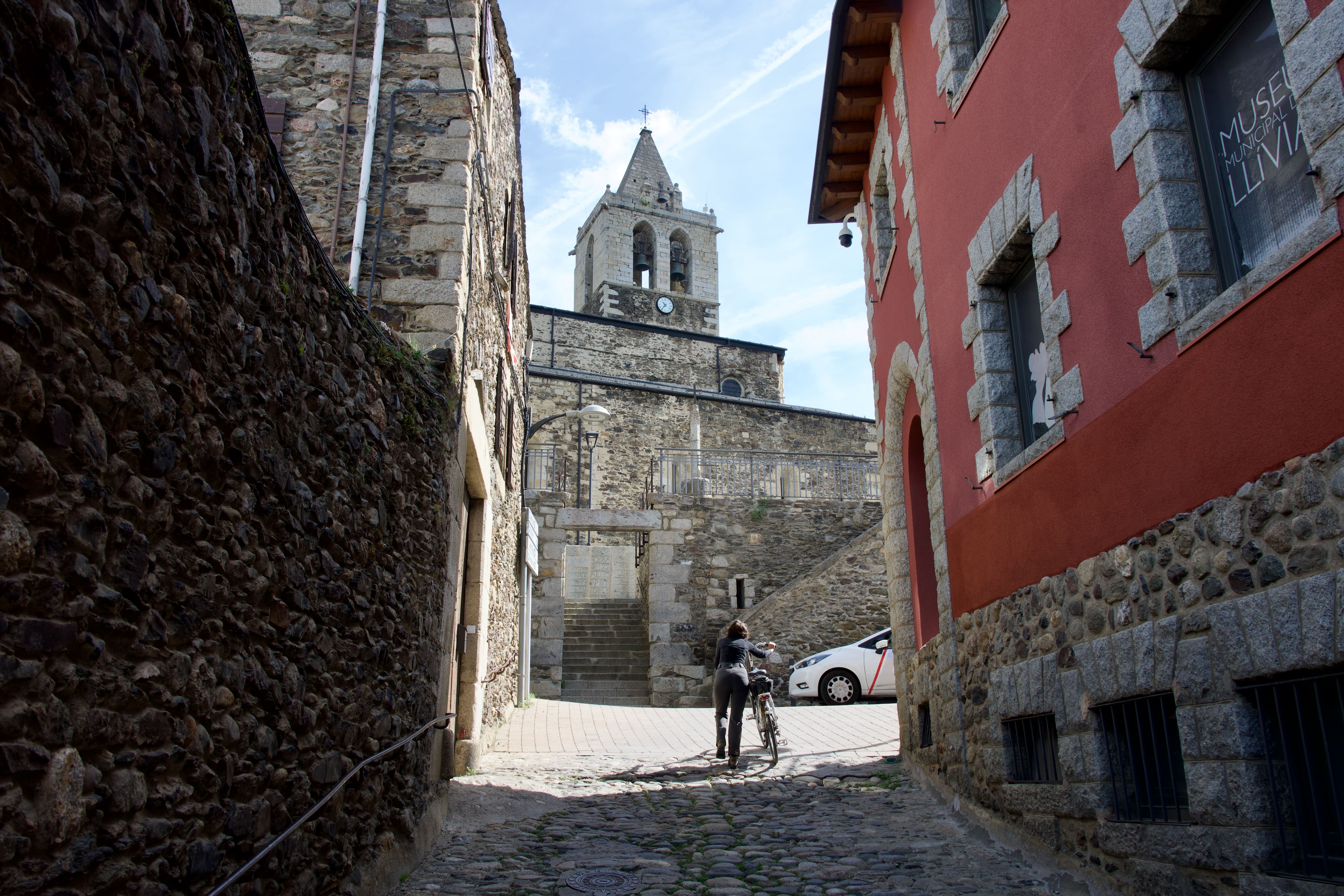 Welcome to Llívia, Spanish enclave in France with 45 bordermarkers. Mojones (Mugas) de los Pirineos.