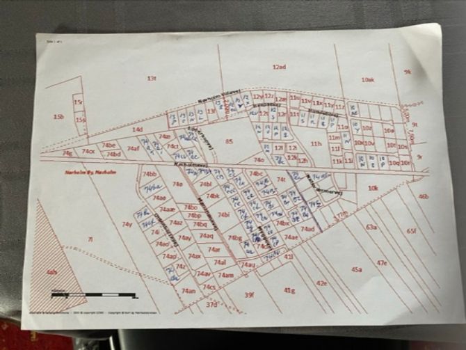 Ældre - Oversigtskort for Grundejerforeningen for Nørholm Skov - med matrikelnumrer påført for de fleste parceller..
