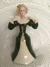 VIOLET ON BELL
