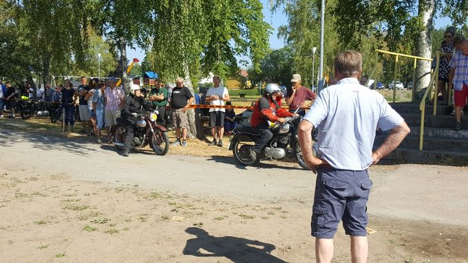 Ordföranden kollar läget!