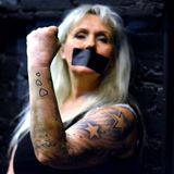 rostfotoliggandeliten_edited1