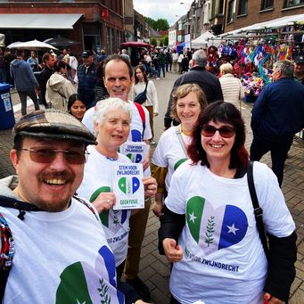 7 mei, Braderij Burcht, onze eerste actie 