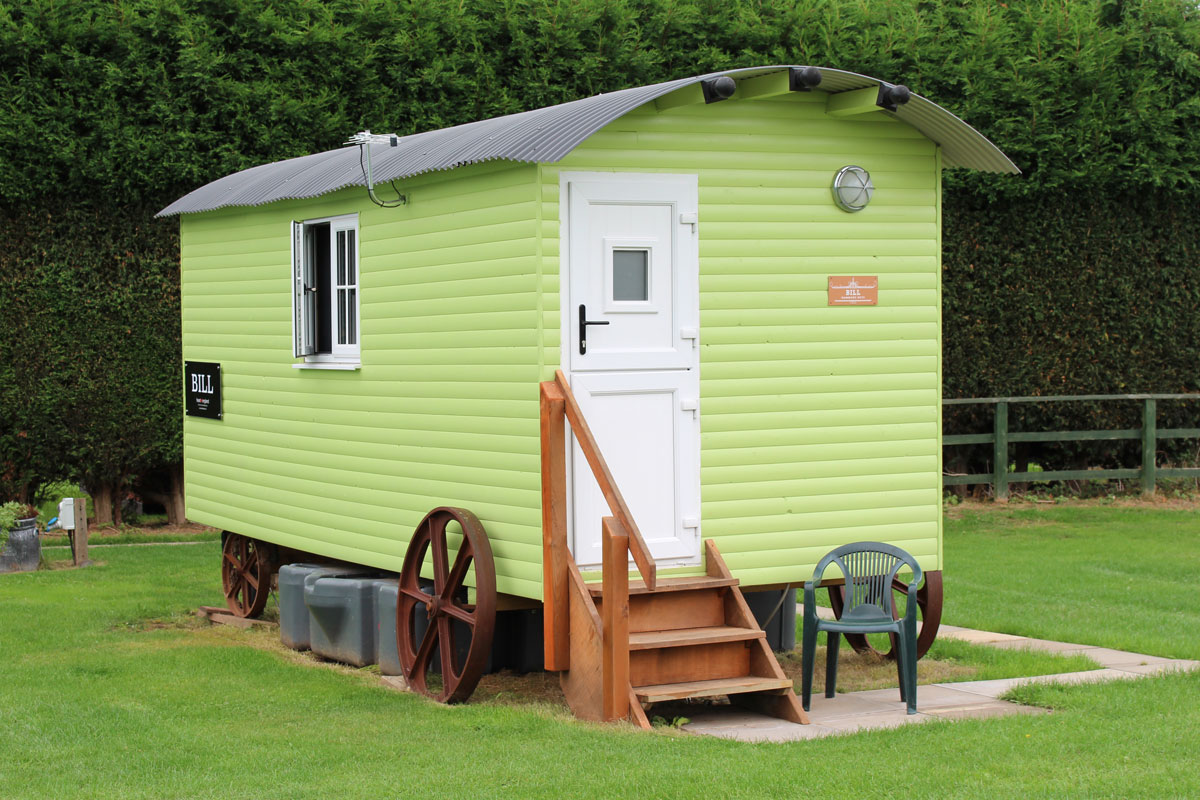 Heart-Pods-shepherd-huts7