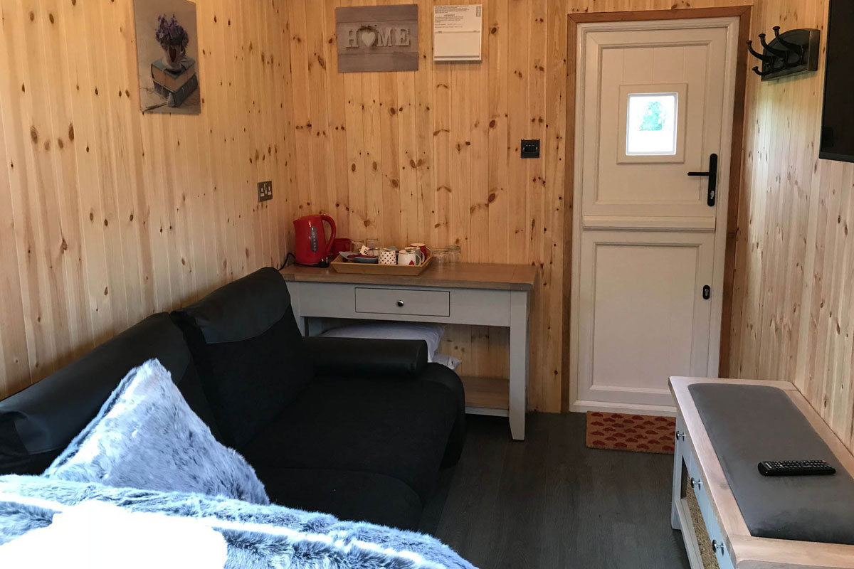 Heart-Pods-shepherd-huts8