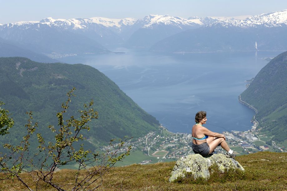 Med flott utsikt over Vik og Sognefjorden!
Nice view over Vik and the Sognefjord!
