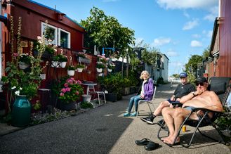 Villy Enjoys the Sun. Fiskerihavnen, August 2023