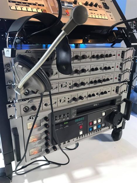 FULL SETUP JVC Vintage Broadcast Television Mobile Studio. We keep 2 versions. The first version is with 3 ccu and umatic video recorder and the second version with 4 ccu and s vhs recorder.

The kit including:

2 x JVC Monitors PAL

1 x JVC KM-1200 SPECIAL EFFECTS GENERATOR PAL

1 X SONY UMATIC REC...