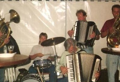 Ik speel mee met een muziekband uit Dobris