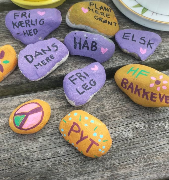 Det gode naboskab er vigtigt for haveforeningen. Derfor har vi her listet 5 gode råd til at bidrage til det gode naboskab. Vi ønsker at haverne skal være et sted for ro, afslapning og hygge. Dette opnår vi aller bedst, hvis vi i fællesskab bidrager til den gode stemning. :-) 
