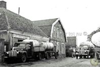 011 - Nes a d Amstel melkinr Th. B.  Nieuwendijk 2x tankwagen #