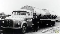 002 - A.dam Volvo trekker met oplegger 2 tanken Sterovita 7x Kent.RN-0