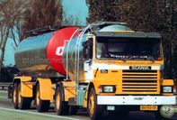 042 - Scania 112M  torpedo met 3 asser aanhanger CMC-Melkunie Holland 