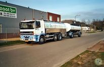 035 - RMO DAF 85 330 met aanhanger campina-melkunie #