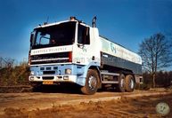 037 - RMO DAF 85 - 330 campina-melkunie #