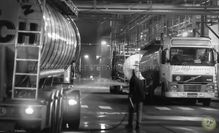 038 - Melkontvangst met o.a. Volvo FH12 Kent. BG-TG-36 #
