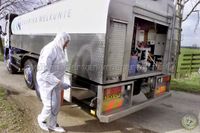 039 - RMO-Volvo kent BJ-HS-09 chauffeur bezig met ontsmetten #
