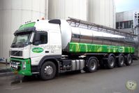 022 - RMO Volvo FLA 12 trekker   kent BN-JJ-88 met 3 asser tankoplegge