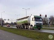 083 - Volvo FH 12 trekker van den Bosch met 3 as campina tankoplegger 
