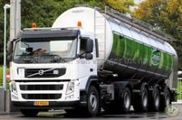 190 - RMO campina Volvo F7 kent BX-XN-61 met 3 as oplegger #