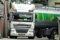 103 -  RMO-DAF-CF kent 90-BBL-8 Niebeek transport #