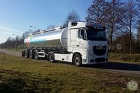062 - Mercedes met 3as bulkoplegger Antonissen #