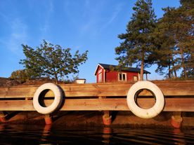 udda vinkel bredvid