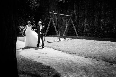 hochzeit-Brautpaar-Spielplatz-Hochzeitsfotografin-fotograf-Waechtersba