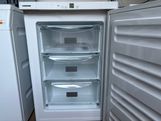 200 euro.Zo goed als Nieuw Jong Liebherr SmartFrost 3 laden vriezer A+
