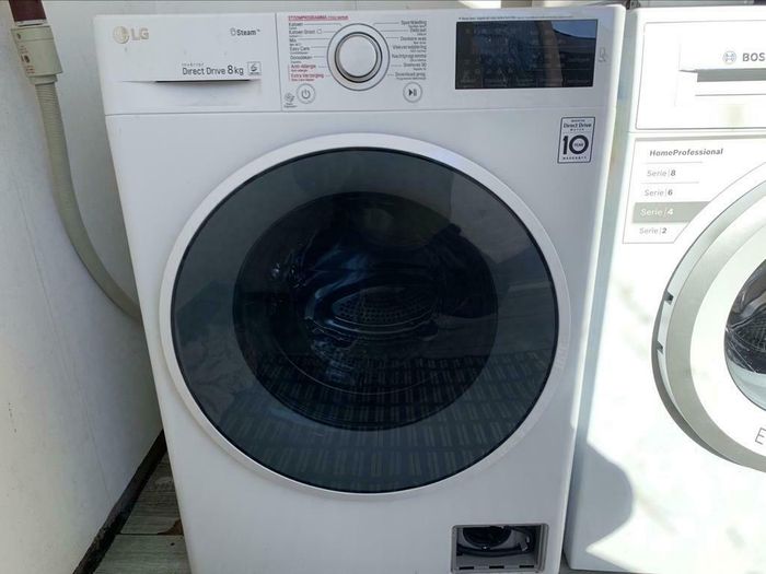 Nieuwste Model Jong  LG DirectDrive Steam 8kg A+++ 1400 Toeren.

Deze prachtige nog zo goed als Nieuw,Nieuwste Model jong,mooi en modern Luxe LG Direct Drive Steam 8Kg 1400 Toeren Klasse A+++ wasmachine,wordt u aangeboden met garantie.Bezorgen en aansluite is mogelijk.

Nieuwste Model Luxe,mooi en modern prachtige prima werkende LG DirectDrive Steam 8kg 1400 Toeren Klasse A+++ wasmachine.

Betreft een nette,mooi en modern jong Lg Direct Drive.

In nette staat.Foto´s spreken voor zich.

Wie op zoek is naar een jong,nette,mooi en modern Luxe LG,dan is dit de perfecte wasmachine.

Smart Diagnosis

Klasse A+++ Zeer zuinig in stroom en water verbruik

Snel was 30 min

Baby Care 

DirectDrive 

Steam 

Anti-Allergie programma

VarioSoft Trommel


Luxe Model met o.a.:

-Smart Diagnosis
-Digitale Multi Display
-StoomProgramma
-Anti-Allergie programma
-Kort Programma´s
-Extra Verzorging
-Delicaat
-Onbalans Correctie techniek
-Schuim herkenning techniek
-4 voudige-inspoelling
-Volautomatisch
-Direct Drive
-Zeer stil
-Snel was 30
-Vlekverwijdering
-Led indicatie programma´s
-Aqua Stop
-Aqua Control
-Aqua Sensor
-Voorwas
-Vlekken
-Inweken
-Licht Strijken
-Download programma
-Klasse A+++


PROGRAMMA´S:

-Katoen
-Katoen Groot
-Mix
-Easy Care
-Donsdeken
-Anti-Allergie
-Extra Verzorging
-Baby Care 
-Sport Kleding
-Delicaat
-Donkere was
-Vlekverwijdering
-Nachtprogramma
-Snelwas 30
-Download programma
-Eco
-Spoelen+
-Kreukvrij
-Tijdbesparing
-Intensief
-Voorwas
-Vlekken
-Extra Spoelen
-Extra water
-Spoel Stop
-Eco
-enz...

Het betreft een zo goed als Nieuw,Nieuwste Model Jong,Luxe,mooi en modern prachtige prima werkende LG Direct Drive Steam 8Kg 1400 Toeren Klasse A+++ wasmachine.

Wordt afgeleverd met garantie.

Bezorgen en aansluiten is mogelijk.

Prijs 275 euro.