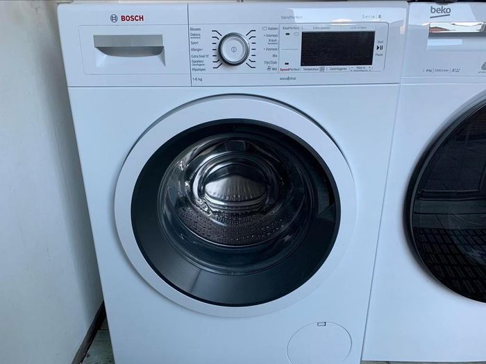 VERKOCHT!!!!


Nieuw Type Bosch Serie 8 EcoSilence 8kg A+++ 1600 Toeren.

Kwaliteit wasmachine van Bosch,made in Germany!

Een Bosch wasmachine uit het duurste segment.

Deze prachtige bijna Nieuw,Nieuwste Model weinig gebruikte jong,mooi en modern Luxe Bosch Serie 8 EcoSilence Drive 1600 Toeren(Koolborstelloze Motor) 8kg Trommel Inhoud(VarioSoft trommel) Klasse A+++ wasmachine,wordt u aangeboden met garantie.Bezorgen en aansluiten is mogelijk.

Nieuwste Model in Nieuwstaat prachtige prima werkende mooi en modern jong,Luxe weinig gebruikte Bosch Serie 8 EcoSilence  1600 Toeren(Koolborstelloze Motor) 8Kg(varioSoft Trommel)Klasse A+++ wasmachine.

Betreft een zo goed als Nieuw,Nieuwste Model prachtige prima werkende,mooi en modern weinig gebruikte Luxe Bosch Serie 8 wasmachine.

Wasmachine is zeer weinig gebruikt.Door ons overgenomen van alleenstaande dame.Draait zeer mooi en stil.

Een Bosch Wasmachine uit het duurdere segment.

Kwaliteit wasmachine van Bosch,made in Germany!

In Absolute Perfecte(Nieuw) staat.Foto´s spreken voor zich.

Wie op zoek is naar een zo goed als Nieuw,Nieuwste Model Jong,Luxe,mooi en modern prachtige Bosch Serie 8,dan is dit de perfecte wasmachine.


8Kg Trommel Inhoud

1600 Toeren 

Klasse A+++ Zeer zuinig in stroom en water verbruik

Allergie Plus Programma

Sport

EcoSilence Drive

Extra Snel 15 min programma

iQ Drive Motor-Stil en zuinig

Koolborstelloze Motor

VarioSoft Trommel

Speed Perfect

Eco Perfect

Kort


Luxe Model met o.a.:

-Digitale Multi Display
-Start Uitstel(voor de nacht stroom)
-EcoSilence Drive
-Allergie Plus Programma
-Trommel Reinigen Programma
-Extra Snel 15 min programma
-Grote Vulopneing
-1600 Toeren 
-8Kg Trommel Inhoud
-VarioSoft Trommel
-Onbalans correctie techniek
-Schuim herkenning techniek
-Kort Programma´s
-Dekens
-Blouses
-Sport
-Eco
-Aqua Stop
-Aqua Control
-Aqua Sensor
-Eco Perfect
-Speed Perfect
-VarioPerfect
-Voorwas
-Vlekken
-Inweken
-Licht Strijken
-Extra Spoelen
-Extra water
-Spoel Stop
-Spoelen+
-Eco
-Klasse A+++
-Led indicatie programma´s
-Volautomatisch
-enz...


PROGRAMMA´S:

-Katoen
-Katoen+Voorwas
-Kreukherstellend
-Kreukherstelend + Voorwas
-Kort Programma's
-Mix
-Eco
-Spoelen
-Extra Kort 15 min programma
-Wol
-Zijde
-Hand was
-Koud was
-Fijne was
-Snek+Mix
-Donkere was
-Alliergie Plus
-Sport
-Dekens
-Blouses
-Speed Perfect
-Eco Perfect
-Overhemden
-Blouses
-Voorwas
-Vlekken
-Inweken
-Licht Strijken
-Extra Spoelen
-Extra water
-Spoel Stop
-Spoelen+
-Eco
-Speed Perfect
-Eco Perfect
-enz...

Het betreft een bijna Nieuw,Nieuwste Model Jong,Luxe,mooi en modern prachtige prima werkende weinig gebruikte Bosch Serie 8 EcoSilence Drive  1600 Toeren 8kg Klasse A+++ wasmachine.

Wordt afgeleverd met garantie.

Bezorgen en aansluiten is mogelijk.

Prijs 390 euro.