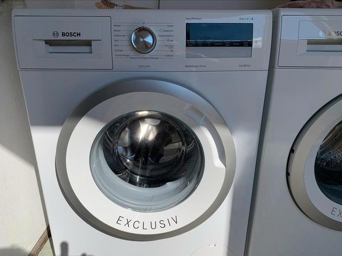 VERKOCHT!!!!


Nieuwste Model van Bosch Serie 4 Exclusiv EcoSilence Drive.


Deze prachtige Nieuwste Model,mooi en modern Luxe Bosch Serie 4 EcoSilence Drive 1400 Toeren(Koolborstelloze Motor) 7kg Trommel Inhoud(VarioSoft trommel) Klasse A+++ wasmachine,wordt u aangeboden met garantie.Bezorgen en aansluiten is mogelijk.

Nieuwste Model prima werkende mooi en modern jong,Luxe Bosch Serie 4 EcoSilence Drive 1400 Toeren(Koolborstelloze Motor) 7Kg(varioSoft Trommel)Klasse A+++ wasmachine.

Betreft een zo goed als Nieuw,Nieuwste Model prachtige prima werkende,mooi en modern weinig gebruikte Luxe Bosch Serie 4 wasmachine.

Een Bosch Wasmachine uit het duurdere segment.

In nette staat.Foto´s spreken voor zich.

Wie op zoek is naar een zo goed als Nieuw,Nieuwste Model Jong,Luxe,mooi en modern prachtige Bosch Serie 4,dan is dit de perfecte wasmachine.


Klasse A+++ Zeer zuinig in stroom en water verbruik


EcoSilence Drive

iQ Drive Motor-Stil en zuinig

Koolborstelloze Motor

VarioSoft Trommel

7Kg Trommel Inhoud

Speed Perfect

Eco Perfect

Kort

Luxe Model met o.a.:

-Digitale Multi Display
-Start Uitstel(voor de nacht stroom)
-EcoSilence Drive
-Donkere was
-Grote Vulopneing
-7Kg Trommel Inhoud
-VarioSoft Trommel
-Onbalans correctie techniek
-Schuim herkenning techniek
-Kort Programma´s
-Eco
-Aqua Stop
-Aqua Control
-Aqua Sensor
-Eco Perfect
-Speed Perfect
-VarioPerfect
-Voorwas
-Vlekken
-Inweken
-Licht Strijken
-Mix
-Extra Spoelen
-Extra water
-Spoel Stop
-Spoelen+
-Eco
-Klasse A+++
-Led indicatie programma´s
-Volautomatisch
-enz...


PROGRAMMA´S:

-Katoen
-Katoen + Voorwas
-Kort Programma's
-Eco
-Spoelen
-Donkere was
-Kreukherstellend
-Wol
-Zijde
-Hand was
-Koud was
-Fijne was
-Mix
-Voorwas
-Vlekken
-Inweken
-Licht Strijken
-Extra Spoelen
-Extra water
-Spoel Stop
-Spoelen+
-Eco
-Speed Perfect
-Eco Perfect
-enz...

Het betreft een zo goed als Nieuw,Nieuwste Model Jong,Luxe,mooi en modern prachtige prima werkende Bosch Serie 4 EcoSilence Drive 1400 Toeren 7kg Klasse A+++ wasmachine.

Wordt afgeleverd met garantie.

Bezorgen en aansluiten is mogelijk.

Prijs 300 euro.


