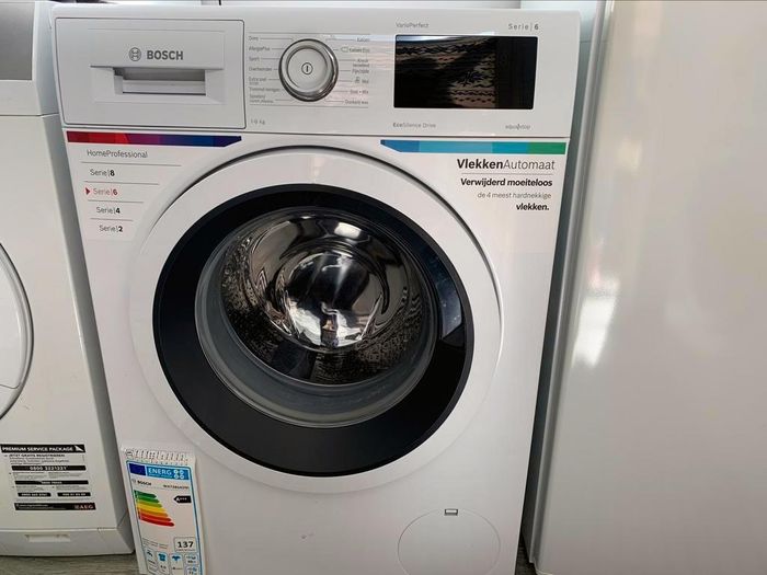VERKOCHT!!!!

Bosch is van 2021.

Nieuwste Model van Bosch Serie 6 EcoSilence Drive 8Kg A+++.

Weinig(amper) gebruikt.In Absolute Perfecte(Nieuw)staat.

Kwaliteit wasmachine van Bosch,made in Germany!


Deze prachtige bijna Nieuw,Nieuwste Model weinig(amper) gebruikte jong,mooi en modern Luxe Bosch Serie 6 EcoSilence Drive 1400 Toeren(Koolborstelloze Motor) 8kg Trommel Inhoud(VarioSoft trommel) Klasse A+++ wasmachine,wordt u aangeboden met garantie.Bezorgen en aansluiten is mogelijk.

Nieuwste Model in Nieuwstaat prachtige prima werkende mooi en modern jong,Luxe weinig(amper) gebruikte Bosch Serie 6 EcoSilence 1400 Toeren(Koolborstelloze Motor) 8Kg(varioSoft Trommel)Klasse A+++ wasmachine.

Betreft een bijna Nieuw,Nieuwste Model prachtige prima werkende,mooi en modern weinig(amper) gebruikte Luxe Bosch Serie 6 wasmachine.

Bosch is van 2021.


Wasmachine is zeer weinig(amper) gebruikt.Door ons overgenomen van alleenstaande dame.Is en draait als Nieuw.

Een Bosch Wasmachine uit het duurste segment.

Kwaliteit wasmachine van Bosch,made in Germany!

In Absolute Perfecte(Nieuw) staat.Foto´s spreken voor zich.

Wie op zoek is naar een bijna Nieuw,Nieuwste Model Jong,Luxe,mooi en modern prachtige amper gebruikte Bosch Serie 6,dan is dit de perfecte wasmachine.


8Kg Trommel Inhoud

1400 Toeren

Klasse A+++ Zeer zuinig in stroom en water verbruik

Allergie Plus Programma

Sport

EcoSilence Drive

Extra Snel 15 min programma

iQ Drive Motor-Stil en zuinig

Koolborstelloze Motor

VarioSoft Trommel

Speed Perfect

Eco Perfect

Kort

Trommel Reinigen 



Luxe Model met o.a.:

-Digitale Multi Display
-Start Uitstel(voor de nacht stroom)
-EcoSilence Drive
-Allergie Plus Programma
-Trommel Reinigen Programma
-Extra Snel 15 min programma
-Grote Vulopneing
-1400 Toeren
-8Kg Trommel Inhoud
-VarioSoft Trommel
-Onbalans correctie techniek
-Schuim herkenning techniek
-Kort Programma´s
-Dons
-Snel+Mix
-Blouses
-Sport
-Eco
-Aqua Stop
-Aqua Control
-Aqua Sensor
-Eco Perfect
-Speed Perfect
-VarioPerfect
-Voorwas
-Vlekken
-Inweken
-Licht Strijken
-Extra Spoelen
-Extra water
-Spoel Stop
-Spoelen+
-Eco
-Klasse A+++
-Led indicatie programma´s
-Volautomatisch
-enz...


PROGRAMMA´S:

-Katoen
-Katoen Eco
-Kreukherstellend
-Kort Programma's
-Snel+Mix
-Eco
-Spoelen
-Extra Kort 15 min programma
-Extra Kort 30 min programma
-Wol
-Zijde
-Hand was
-Koud was
-Fijne was
-Snek+Mix
-Donkere was
-Alliergie Plus
-Sport
-Dons
-Blouses
-Speed Perfect
-Eco Perfect
-Overhemden
-Blouses
-Voorwas
-Vlekken
-Inweken
-Licht Strijken
-Extra Spoelen
-Extra water
-Spoel Stop
-Spoelen+
-Eco
-Speed Perfect
-Eco Perfect
-enz...

Het betreft een bijna Nieuw,Nieuwste Model Jong,Luxe,mooi en modern prachtige prima werkende weinig gebruikte Bosch Serie 6 EcoSilence Drive 1400 Toeren 8kg Klasse A+++ wasmachine.

Wordt afgeleverd met garantie.

Bezorgen en aansluiten is mogelijk.

Prijs 390 euro.


H.O.M.Kollum Witgoed is gespecialiseerd in-en verkoop van jonge A merken witgoed tegen zeer mooi prijzen met goede service en garantie.

VAKKUNDIG ADVIES OP MAAT:

De keuze van een zo goed als nieuw wasmachine,vaatwasser,droger en koelkast wordt niet alleen bepaald door wijze van gebruik.
Beschikbaar budget,gewenste kwaliteit en voorkeur voor duurzaam spelen ook een rol.
Bij H.O.M.Kollum Witgoed bent u altijd verzekerd van goede raad.
Bij ons vindt u een breed en actueel assortiment van uitsluitend de beste producten van alle bekende merken.
De kwaliteit en de staat van onze apparaten is altijd zo goed als nieuw.

VOOR AL UW 2e HANDS WITGOED:

Ook voor reparatie,bezorgen en service kunt u 7 dagen per week bij ons terecht.
Bent u op zoek naar betrouwbaar witgoed tegen zeer mooi prijzen met goede service en garantie,dan bent u bij ons op het juiste adres.
Super goede service staat bij ons hoog in het vaandel.
Wij streven naar 100% tevreden klanten.Uw mening telt
Wij doen er dan ook alles aan om voor elk budget een apparaat op voorraad te hebben.

7 DAGEN PER WEEK GEOPEND:

Ook´s avonds en in het weekend bezorgen of ophalen is mogelijk.
Snelle levering,meestal dezelfde dag nog.Ook op etage.
Uw apparaat wordt geheel gebruiksklaar afgeleverd en u krijgt uitleg hoe het apparaat werkt.
Natuurlijk kunt u ook altijd bij ons langskomen(koffie staat klaar),om uw apparaat ophalen.
Bezorgen en aansluiten is mogelijk.
Gratis meenemen uw oude apparaat.

Met vriendelijke groet,

H.O.M.Kollum Witgoed

0652287580