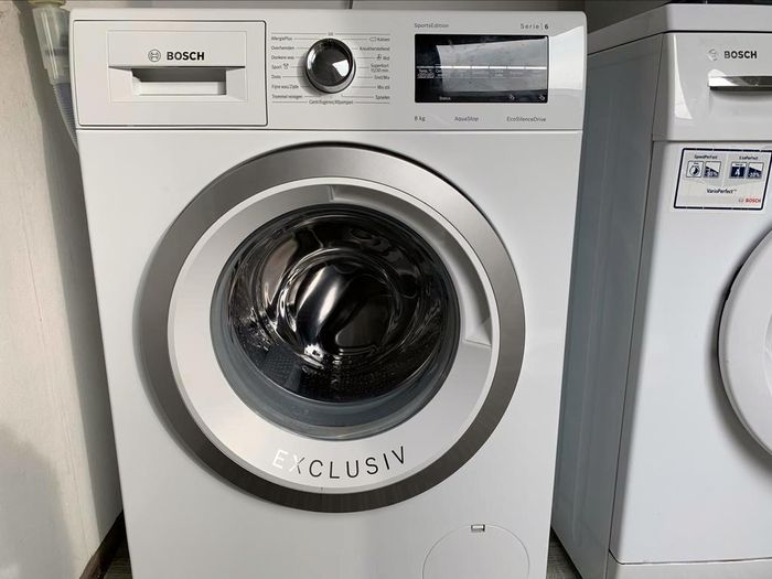 VERKOCHT!!!!


Nieuwste Model van Bosch Serie 6 EcoSilence Drive SportsEdition 8Kg A+++.


Weinig(amper) gebruikt.In Absolute Perfecte(Nieuw)staat.

Kwaliteit wasmachine van Bosch,made in Germany!


Deze prachtige bijna Nieuw,Nieuwste Model weinig(amper) gebruikte jong,mooi en modern Luxe Bosch Serie 6 EcoSilence Drive SportsEdition 1400 Toeren(Koolborstelloze Motor) 8kg Trommel Inhoud(VarioSoft trommel) Klasse A+++ wasmachine,wordt u aangeboden met garantie.Bezorgen en aansluiten is mogelijk.

Nieuwste Model in Nieuwstaat prachtige prima werkende mooi en modern jong,Luxe weinig(amper) gebruikte Bosch Serie 6 EcoSilence SportsEdition 1400 Toeren(Koolborstelloze Motor) 8Kg(varioSoft Trommel)Klasse A+++ wasmachine.

Betreft een bijna Nieuw,Nieuwste Model prachtige prima werkende,mooi en modern weinig(amper) gebruikte Luxe Bosch Serie 6 SportsEdition wasmachine.


Wasmachine is zeer weinig(amper) gebruikt.Door ons overgenomen van alleenstaande dame(83 jaar).Is en draait als Nieuw.

Een Bosch Wasmachine uit het duurste segment.

Kwaliteit wasmachine van Bosch,made in Germany!

In Absolute Perfecte(Nieuw) staat.Foto´s spreken voor zich.

Wie op zoek is naar een bijna Nieuw,Nieuwste Model Jong,Luxe,mooi en modern prachtige amper gebruikte Bosch Serie 6,dan is dit de perfecte wasmachine.


8Kg Trommel Inhoud

1400 Toeren

Klasse A+++ Zeer zuinig in stroom en water verbruik

Allergie Plus Programma

Sport

EcoSilence Drive

Extra Snel 15 min programma

Extra Snel 30 min programma

iQ Drive Motor-Stil en zuinig

Koolborstelloze Motor

VarioSoft Trommel

Speed Perfect

Eco Perfect

Kort

Trommel Reinigen



Luxe Model met o.a.:

-Digitale Multi Display
-Start Uitstel(voor de nacht stroom)
-EcoSilence Drive
-Allergie Plus Programma
-Trommel Reinigen Programma
-Extra Snel 15 min programma
-Extra Snel 30 min programma
-Grote Vulopneing
-1400 Toeren
-8Kg Trommel Inhoud
-VarioSoft Trommel
-Onbalans correctie techniek
-Schuim herkenning techniek
-Kort Programma´s
-Dons
-Snel+Mix
-Sport
-Eco
-Aqua Stop
-Aqua Control
-Aqua Sensor
-Eco Perfect
-Speed Perfect
-VarioPerfect
-Voorwas
-Vlekken
-Inweken
-Licht Strijken
-Extra Spoelen
-Extra water
-Spoel Stop
-Spoelen+
-Eco
-Klasse A+++
-Led indicatie programma´s
-Volautomatisch
-enz...


PROGRAMMA´S:

-Katoen
-Kreukherstellend
-Kort Programma's
-Snel+Mix
-Eco
-Mix Stil
-Spoelen
-Extra Kort 15 min programma
-Extra Kort 30 min programma
-Wol
-Zijde
-Hand was
-Koud was
-Fijne was
-Snek+Mix
-Donkere was
-Alliergie Plus
-Sport
-Dons
-Speed Perfect
-Eco Perfect
-Overhemden
-Blouses
-Voorwas
-Vlekken
-Inweken
-Licht Strijken
-Extra Spoelen
-Extra water
-Spoel Stop
-Spoelen+
-Eco
-Speed Perfect
-Eco Perfect
-enz...

Het betreft een bijna Nieuw,Nieuwste Model Jong,Luxe,mooi en modern prachtige prima werkende weinig gebruikte Bosch Serie 6 EcoSilence SportsEdition Drive 1400 Toeren 8kg Klasse A+++ wasmachine.

Wordt afgeleverd met garantie.

Bezorgen en aansluiten is mogelijk.

Prijs 375 euro.

