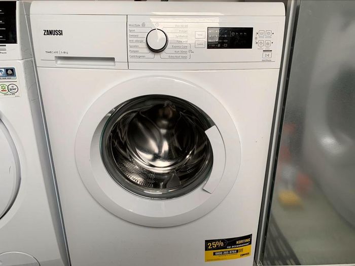 VERKOCHT!!!!



Wasmachine is van 2021.

Nieuwste Model van Zanussi Time Care 8kg A+++ 1400 Toeren(Koolborstelloze Motor).

Weinig gebruikt.

Deze prachtige nog zo goed als Nieuw(wasmachine is van 2021),Nieuwste Model Jong,Luxe,mooi en modern weinig gebruikte Zanussi TimeCare 8Kg(varioSoft Trommel) 1400 Toeren(Koolborstelloze Motor) Klasse A+++ wasmachine,wordt u aangeboden met garantie.Bezorgen en aansluiten is mogelijk.

Nieuwste Model in Nieuwstaat prachtige prima werkende mooi en modern Luxe,Jong Zanussi Time Care 8kg 1400 Toeren Klasse A+++ wasmachine.

Betreft een zo goed als Nieuw,Nieuwste Model Jong,weinig gebruikte Zanussi TimeCare 8kg.

Wasmachine is van 2021.

Is zeer weinig gebruikt.Door ons overgenomen van alleenstaande dame(85 jaar) die deze bijna nieuw Zanussi amper heeft gebruikt,Machine is nog als Nieuw.

In Absolute Perfecte(Nieuw)staat.Foto´s spreken voor zich.

Wie op zoek is naar een zo goed als Nieuw,Nieuwste Model Jong,weinig(amper) gebruikte Luxe Zanussi TimeCare,dan is dit de perfecte wasmachine.


Klasse A+++

8Kg Trommel Inhoud

Kort Programma's

Koolborstelloze Motor

Kort 30 min programma

Express Care 

14 min programma

Kort Programma's

VarioSoft Trommel

Anti-Allergie programma

TimeCare


Luxe Model met o.a.:

-Digitale Multi Display
-Start Uitstel(voor de nacht stroom)
-Grote Vulopening
-8Kg Trommel Inhoud
-VarioSoft Trommel
-1400 Toeren
-Koolborstelloze Motor
-Express Care 
-Klasse A+++
-Kort Programma´s
-30 min programma
-Extra Kort 14 min programma
-Time Care
-Onbalans correctie techniek
-Schuim herkenning techniek
-Water Niveau
-4 Voudige-inspoelling
-Katoen Eco
-Led indicatie programma´s
-Voorwas
-Vlekken
-Inweken
-Licht Strijken
-Extra Spoelen
-Extra water
-Spoel Stop
-Spoelen+
-Dekbed
-Sport
-Eco
-Klasse A+++
-Volautomatisch
-enz...


PROGRAMMA´S:

-Eco 40-60
-Katoen
-Synthetica
-Fijne was
-Express Care 
-Kort 30 min programma
-Extra Kort 14 min programma
-Spoelen
-Anti-Allergie
-Dekbed
-Sport
-Wol
-Zijde
-Hand was
-Koud was
-Fijne was
-Voorwas
-Vlekken
-Inweken
-Licht Strijken
-Extra Spoelen
-Extra water
-Spoel Stop
-Spoelen+
-enz...

Het betreft een zo goed als Nieuw,Nieuwste Model Jong,weinig(amper) gebruikte,mooi en modern Luxe Zanussi TimeCare 8Kg 1400 Toeren Klasse A+++ wasmachine.

Wordt afgeleverd met garantie.

Bezorgen en aansluiten is mogelijk.

Prijs 275 euro.