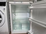 275 euro.Zo goed als Nieuw Liebherr 88cm Inbouw Koelkast A++