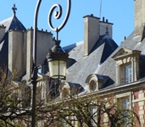 Promenade dans Paris - Quartier du Marais - Place des Vosgesa