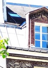 Facade sgraffite ancienne charcuterie rue Mouffetard