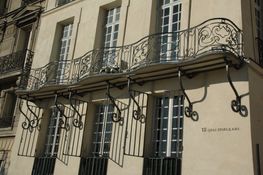 12 quai d'Orleans house where the poet Arvers was born