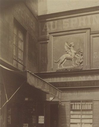 The Sphinx
31, rue Saint-Denis
Atget – 1907
(BnF)