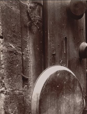 Tinker shop,  
 rue de la Reynie
Atget – 1912
(MoMA)
